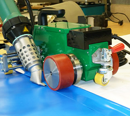 廣告篷布自動焊接機PlanOn施工中